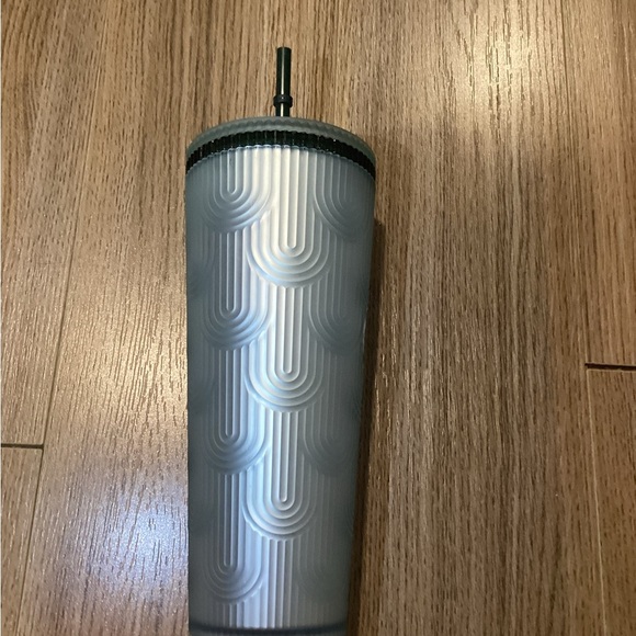 STARBUCKS Metallic Silver Tumbler with Dark Green Straw - Picture 3 of 6